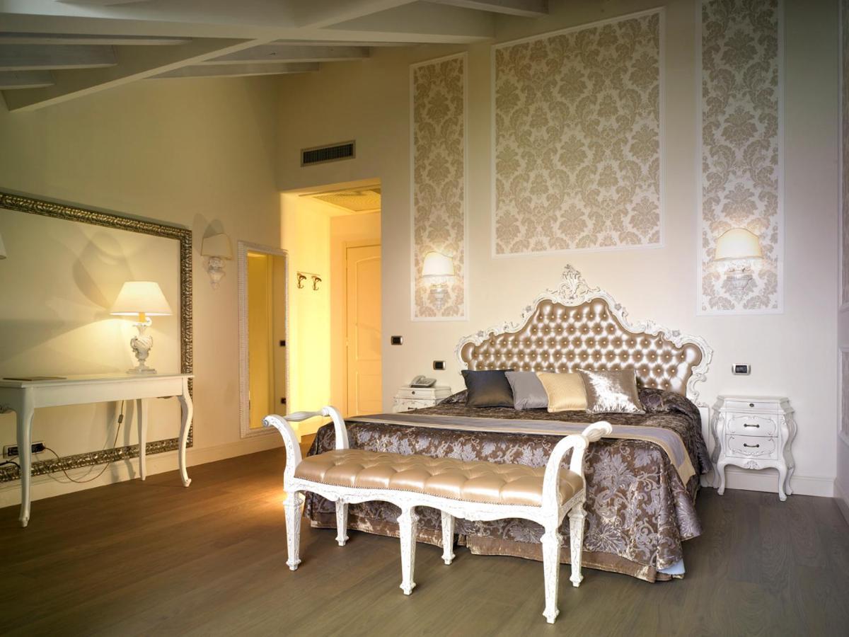 غاردوني ريفييرا Hotel Villa Del Sogno الغرفة الصورة